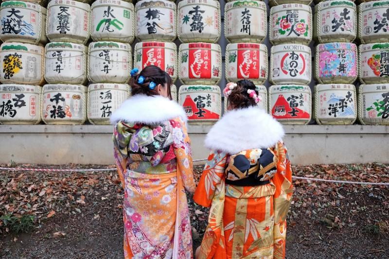 2 cô gái tại đền Meiji