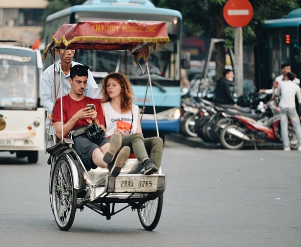 Di chuyển tới Hà Nội bằng phương tiện gì/ Đi lại ở Hà Nội như thế nào?