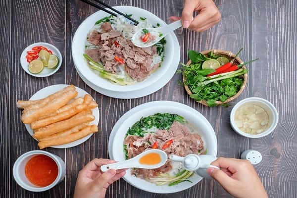 Ăn gì, ở đâu ngon khi du lịch Hà Nội/ Món ăn đặc sản, địa chỉ nhà hàng đông khách ở Hà Nội