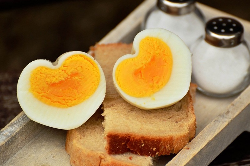 Cháo yến mạch trứng gà rất dễ nấu mà lại ngon, bổ và giúp giảm cân tốt