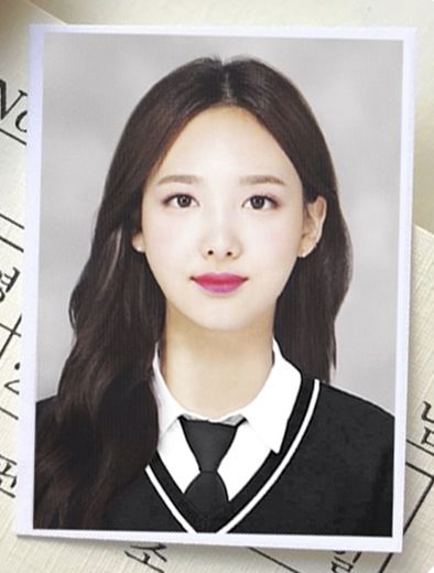 Ảnh thẻ của sao nữ Hàn Quốc: Jisoo liệu có giữ được nhan sắc đỉnh cao?