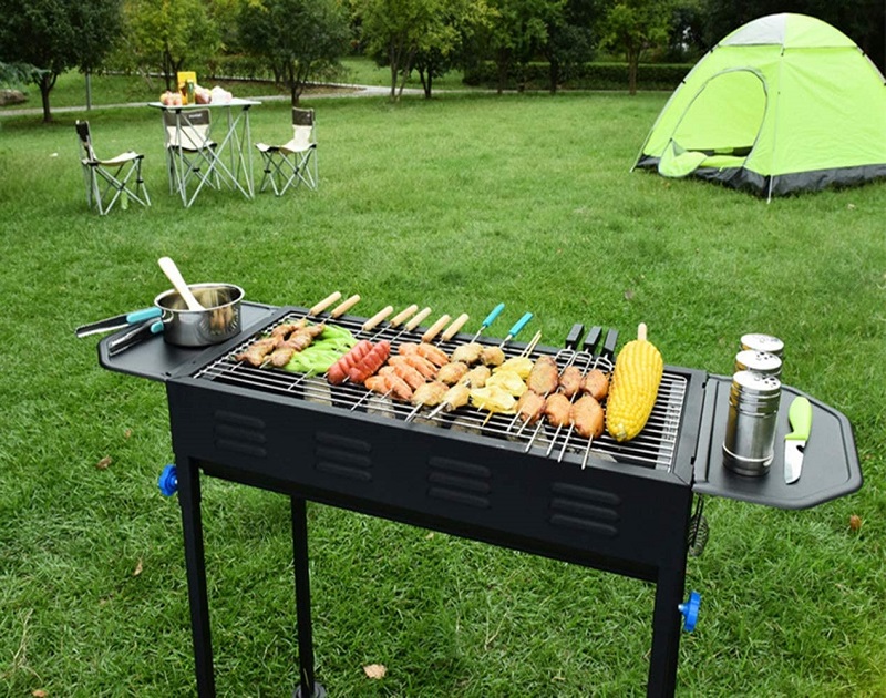 Bếp nướng có kích thước lớn phù hợp trong các buổi cắm trại ngoài trời