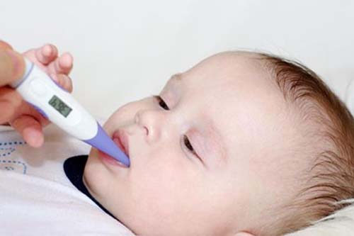 Cách xử lý, chăm sóc khi trẻ bị sốt mọc răng