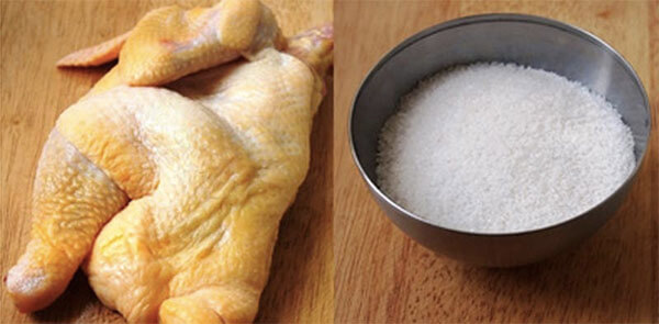 Cách làm gà hấp muối hột lá chanh rau răm đúng kiểu người Hoa