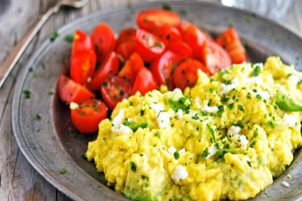 rứng là một trong những loại thực phẩm giàu protein để bạn có thể thêm vào hộp cơm trưa của mình