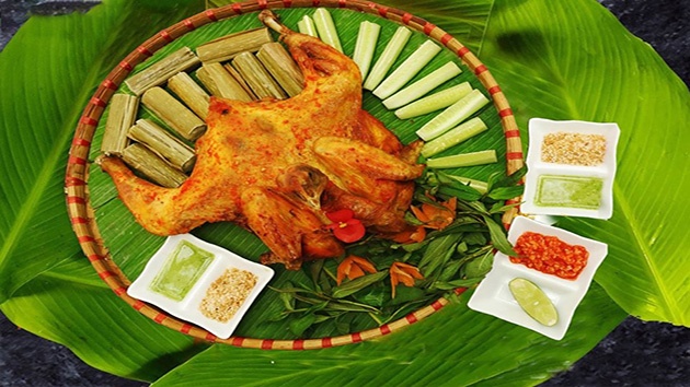 Nhà hàng Hương Rừng - cơm lam, gà nướng