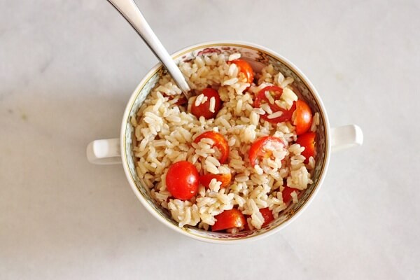 Thực đơn ngày thứ 5: Cơm gạo lứt và cà chua