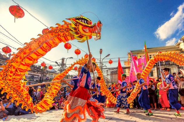 vietnamese lunar new year dragon dance