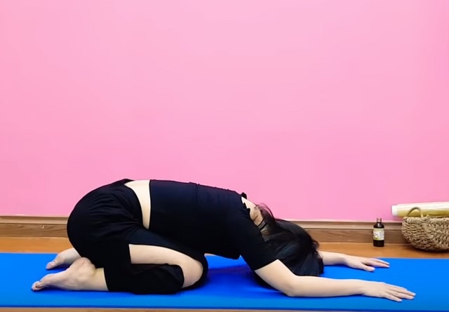 Yoga Nguyễn Hiếu giảm mỡ bụng dưới 