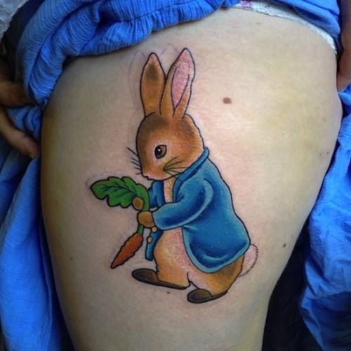 Hình tattoo thỏ ăn cà rốt dễ thương
