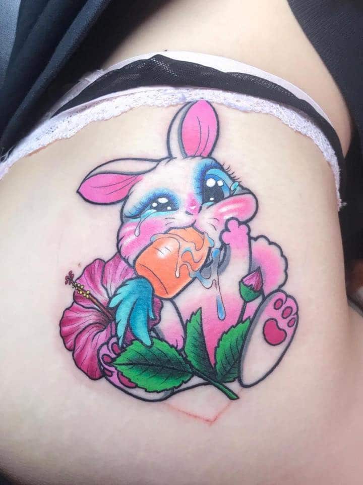 Tattoo con thỏ ăn cà rốt xinh