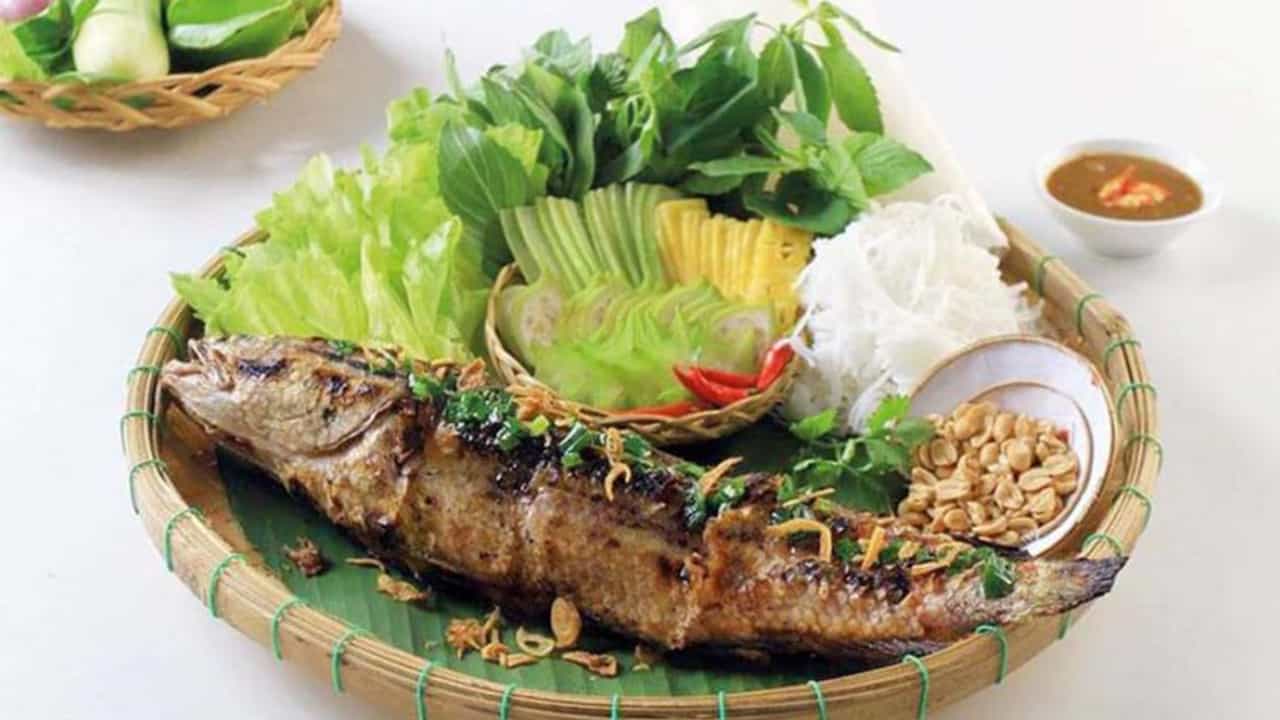 Ẩm thực Cà Mau ngon - Cá lóc nướng trui